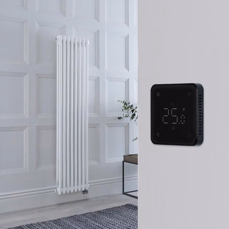 Radiatore Elettrico di Design Verticale Doppio Tradizionale Regent Bianco con Controllo Smart WiFi e Integrazione App H 150 cm x L 38 cm