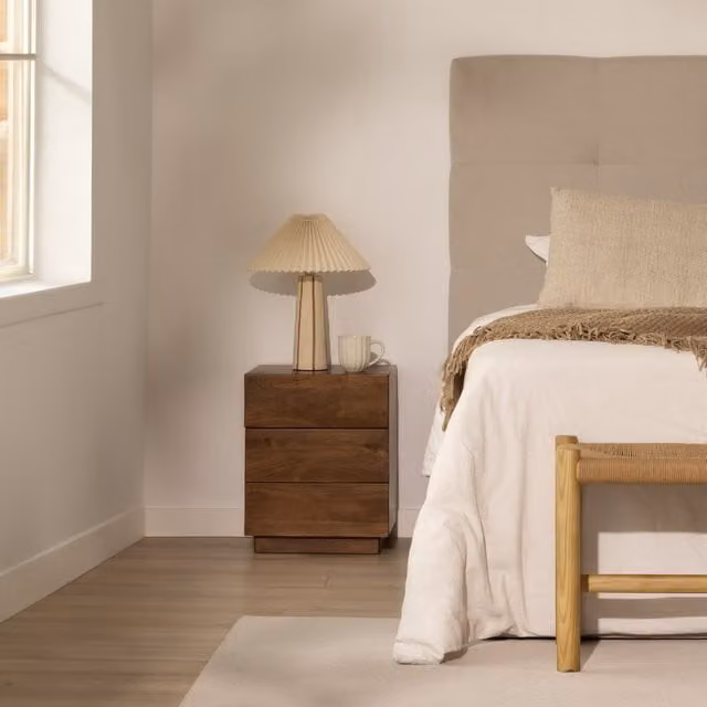Comodino Moru Banak in legno massiccio di mango marrone moderno