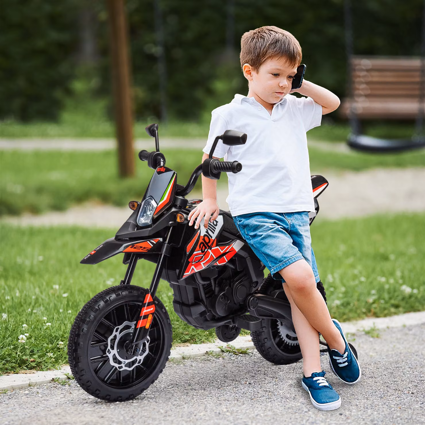 Moto elettrica Aprilia per bambini AIYAPLAY con 2 motori da 12V, luci LED e musica, colore rosso – 2