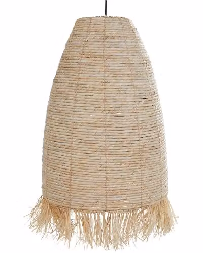 Beliani Lampada a sospensione con paralume in paglia di mais base in ferro nappe in paglia in stile boho naturale.