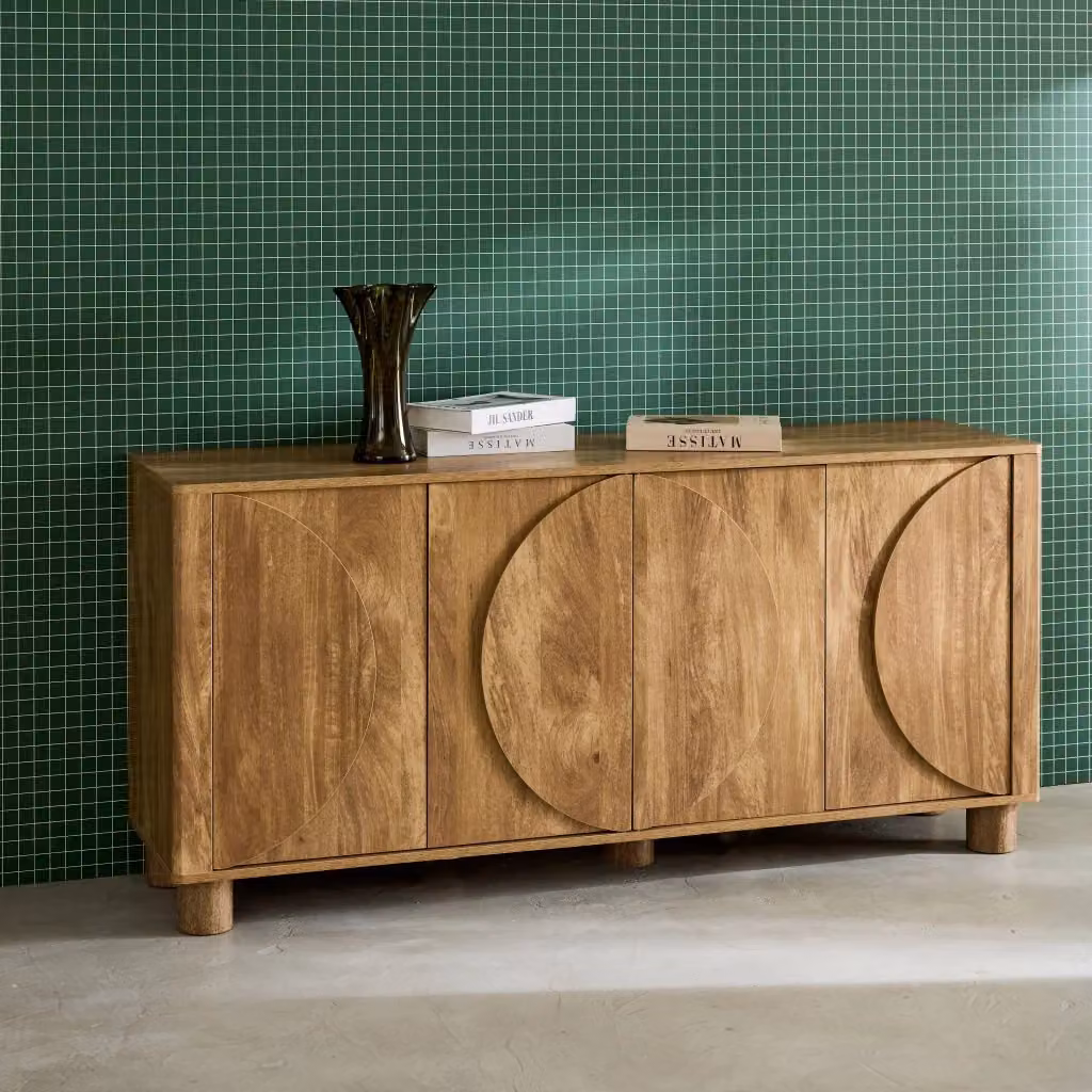 Credenza moderna Sweeek con 4 ante in effetto legno di mango, colore marrone, L: 155 cm – 2