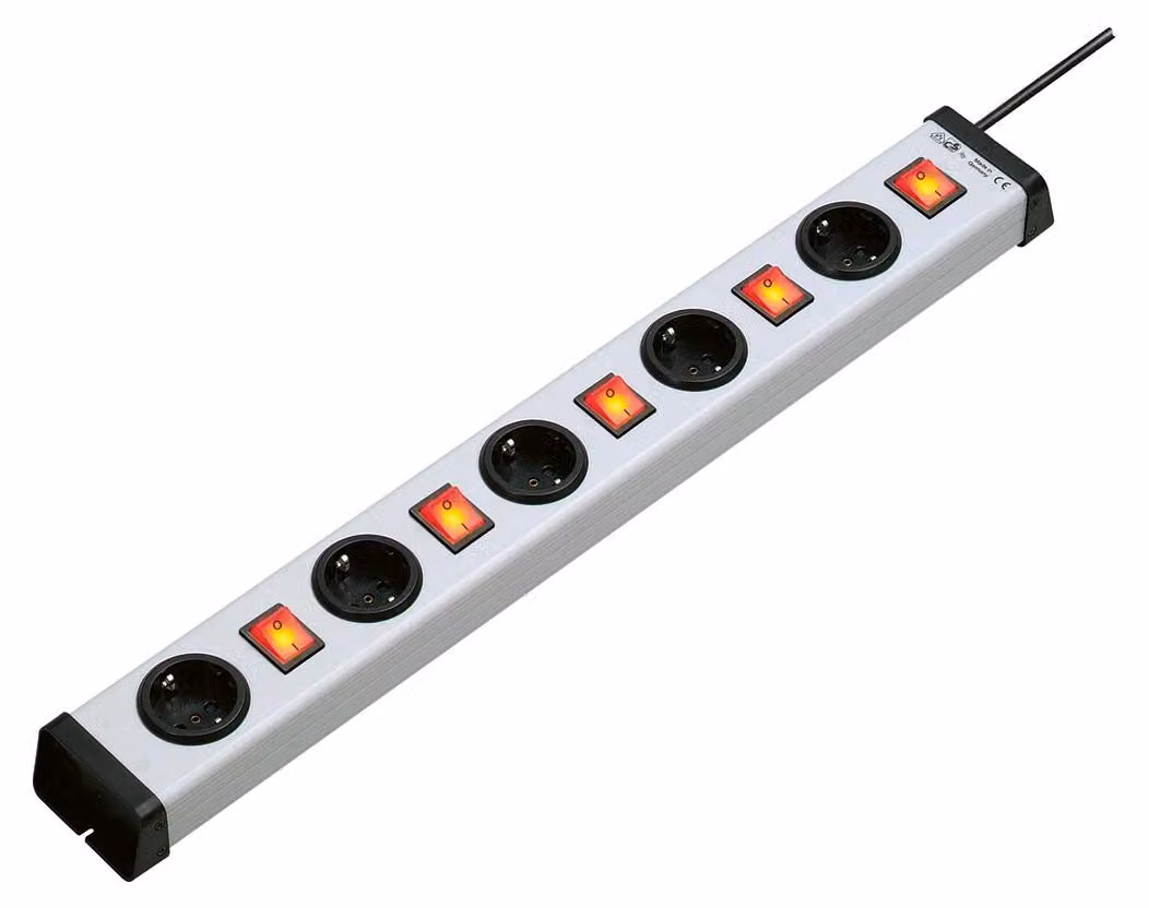 Presa multipla a 4 vie con interruttore, 1,5 m, grigio