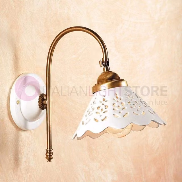 VOLTERRA Applique con Braccio Regolabile in Ottone e Ceramica Bianca di Ceramiche Borso