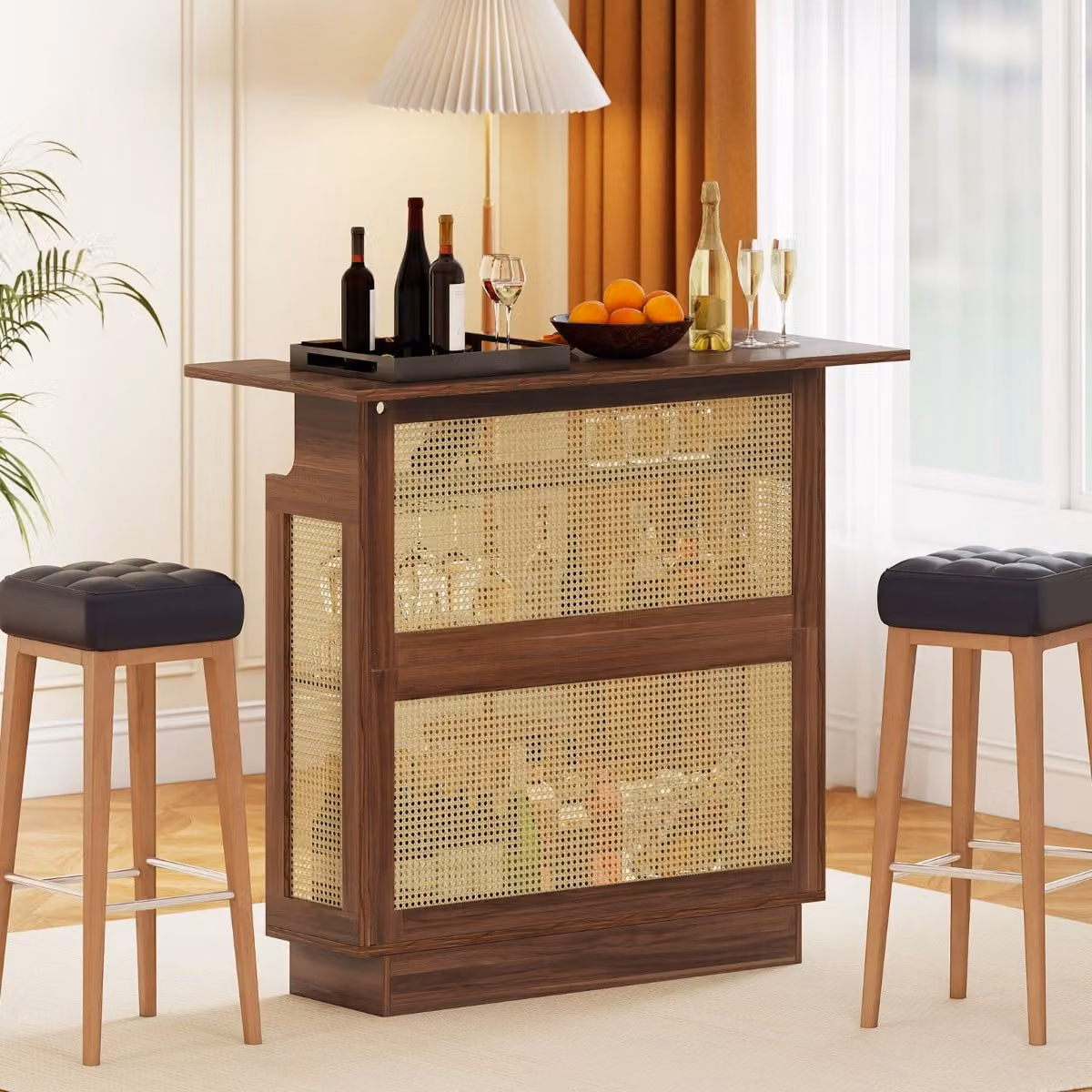 Tavolo bar industriale Costway in rattan marrone con 4 ripiani e 3 portabicchieri