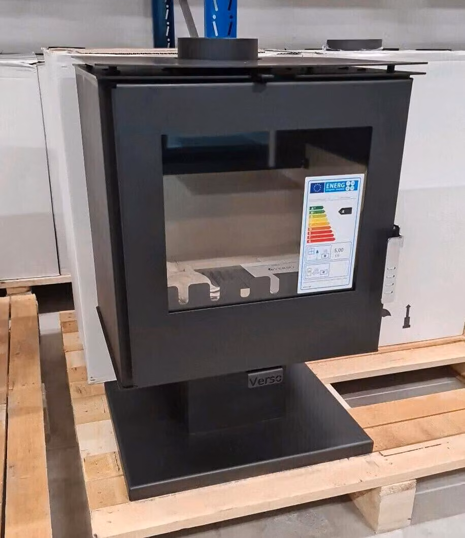 Stufa a legna Verso Rheia P - 5 kW | Compatta ed efficiente per ambienti caldi