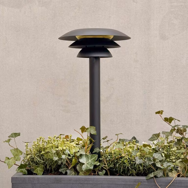 Dyberg Larsen Lampada con picchetto a energia solare DL25, nera, 3000 K DL25, Nero, Metallo, Scandinavo, Lampade solari
