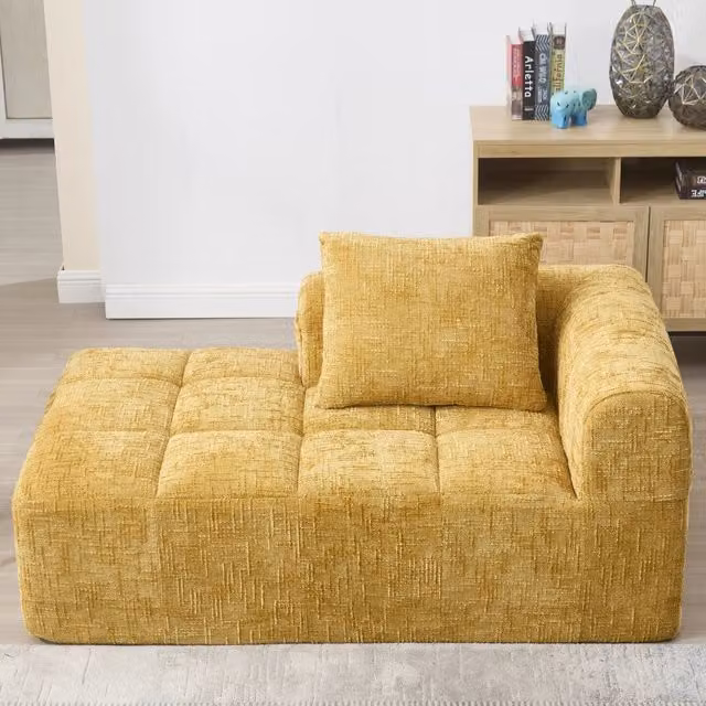 Divano chaise longue imbottito con cuscino e tasche laterali per soggiorno in ciniglia giallo 158 × 90 × 60 cm
