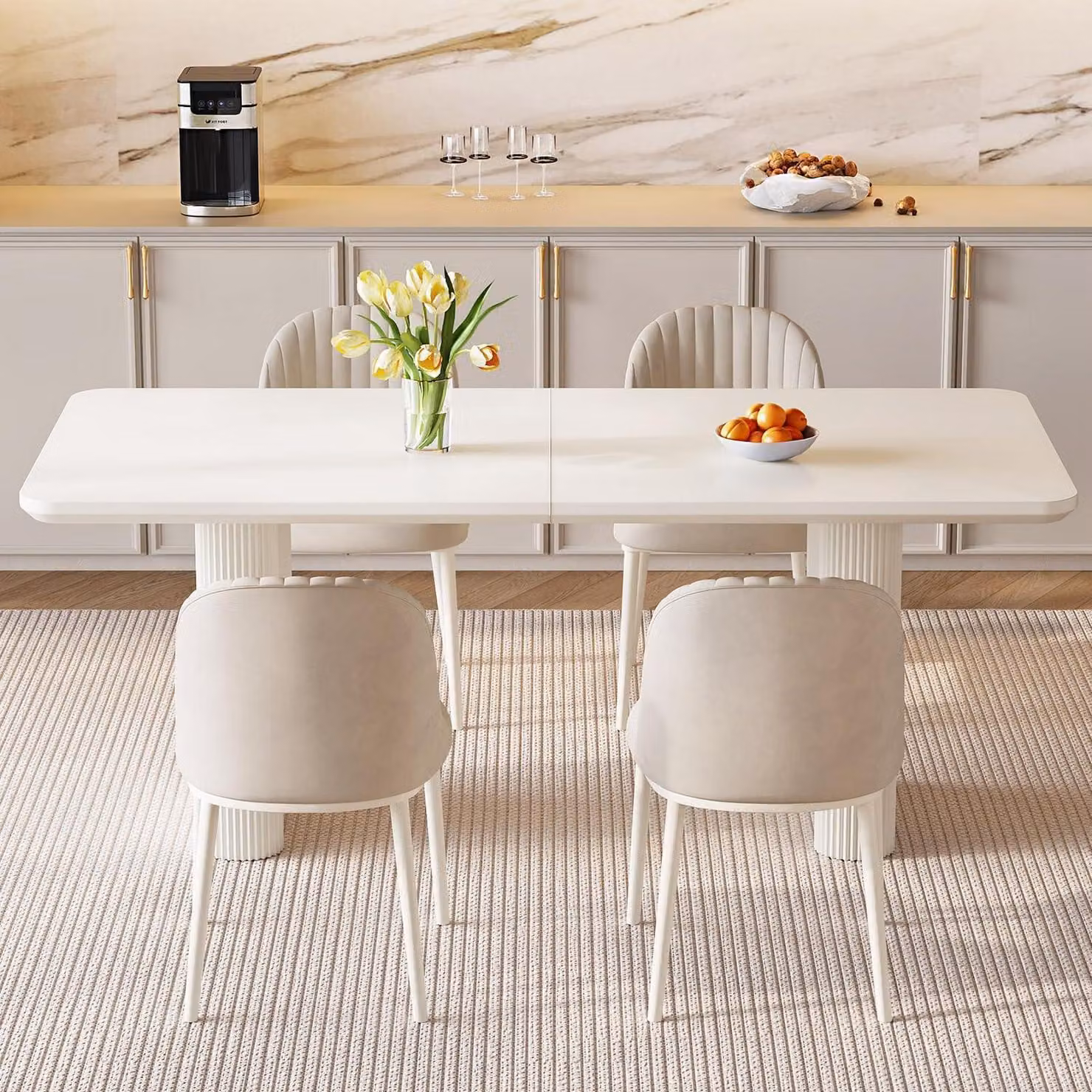 Tavolo da pranzo con 4 sedie imbottite, colore bianco, design salvaspazio e minimalista