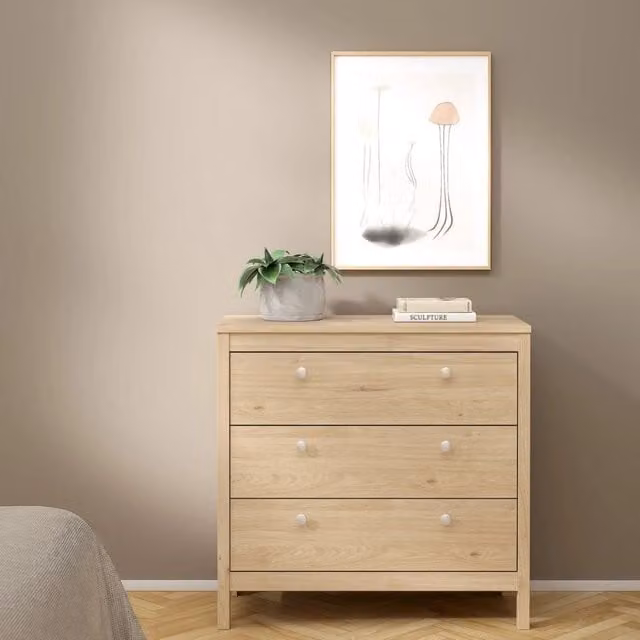 Cassettiera Sagar DMORA in stile moderno, mobile con cassetti per camera da letto o soggiorno, colore beige/marrone, L 82 cm x P 38 cm x H 80 cm – 1