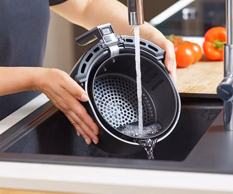 Friggitrice ad aria digitale Monzana nera con capacità 3,6 l e potenza 1500W