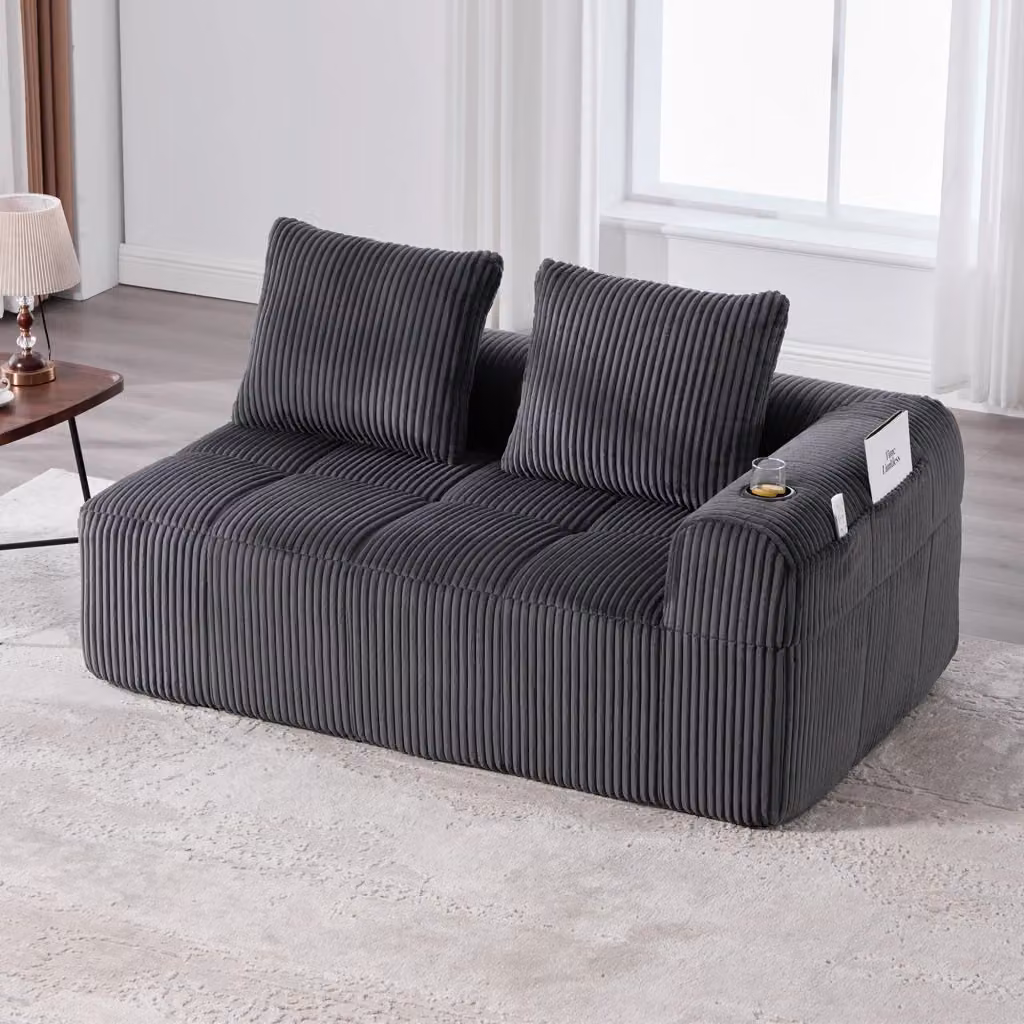 Divano REDOM in tessuto a coste grigio con tasche laterali e portabicchieri L: 158 cm, P: 93 cm, H: 61 cm – 2