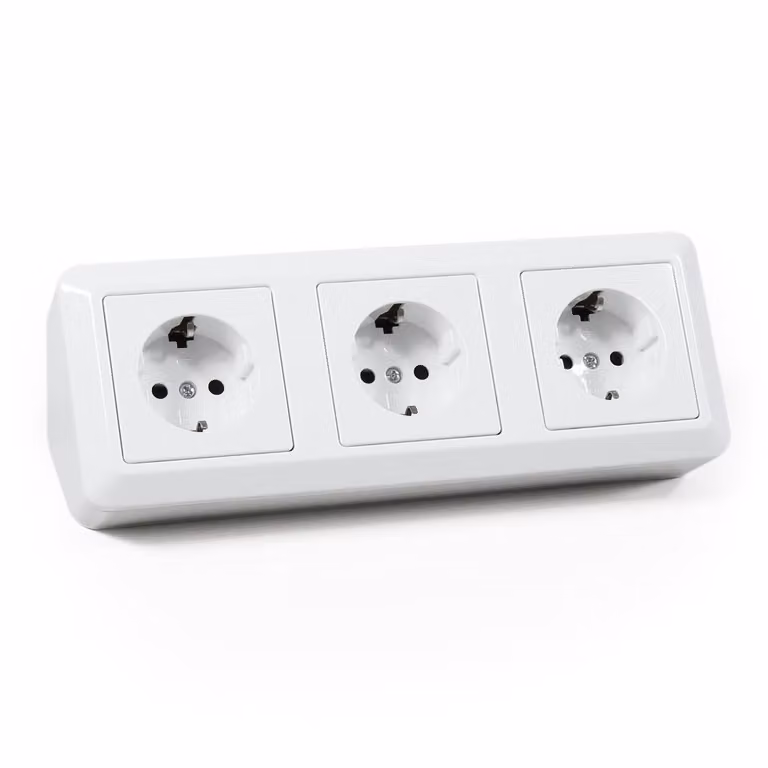 Blocco prese McPower "Cup", 250V~/16A, montaggio esterno, bianco, contatto di terra a 3 vie