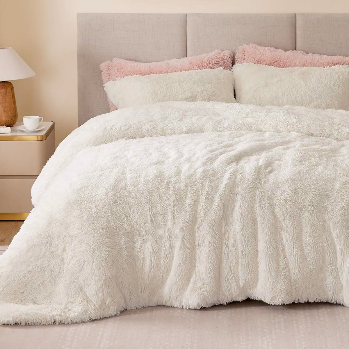 Set di lenzuola in peluche composto da 4 pezzi, per un sonno confortevole
