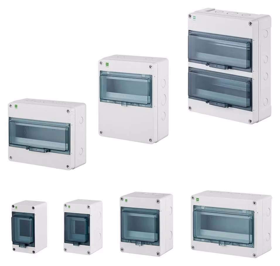 Quadro di distribuzione ermetico a vista IP65, 1x12+4 moduli, 400 V CA, 1000 V CC, PE+N, allarme fumo, porta