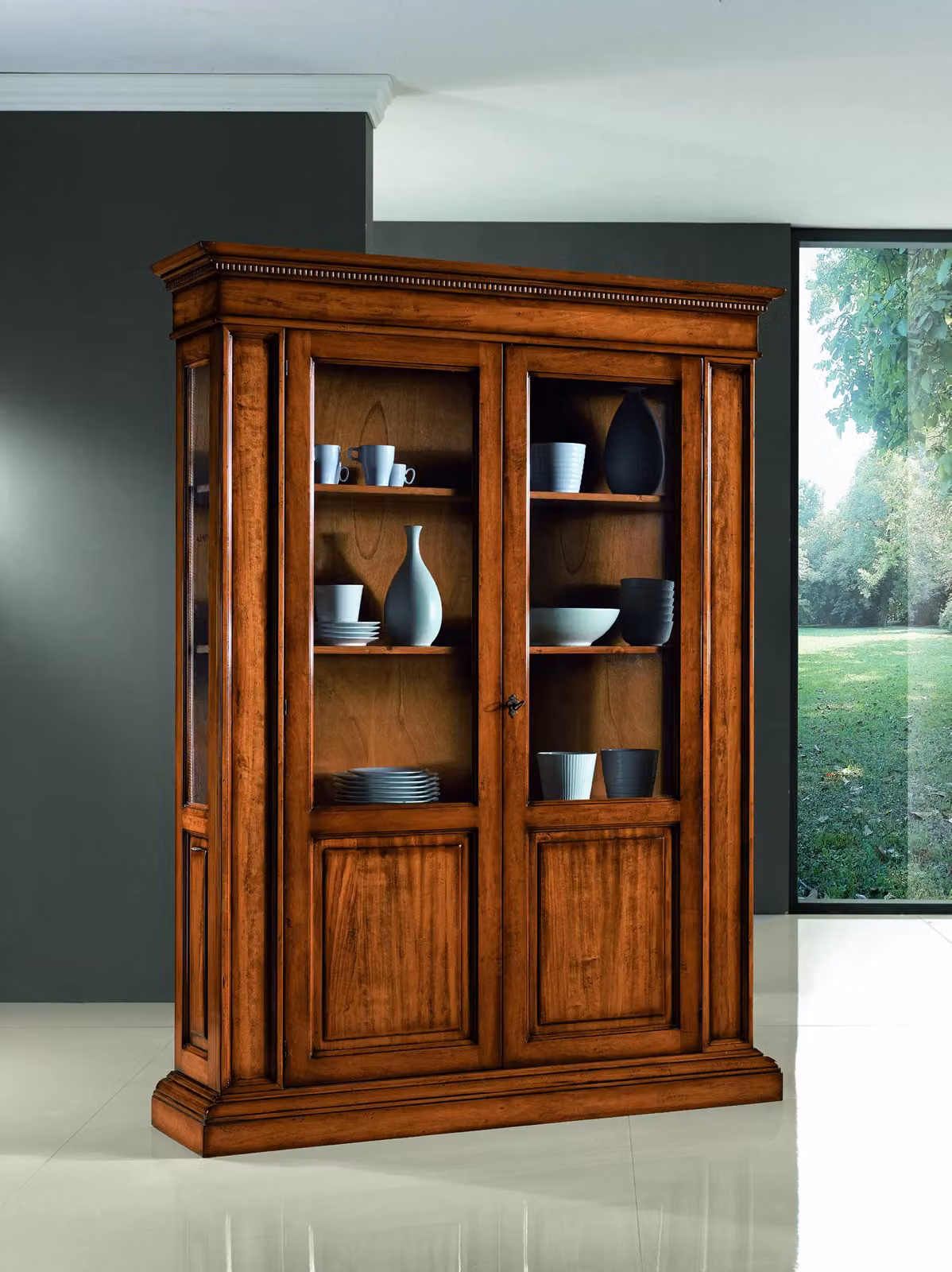 Vetrina in stile arte povera Mobili 2G con 2 ante in legno color noce L: 155 cm, P: 48 cm, H: 210 cm – 2