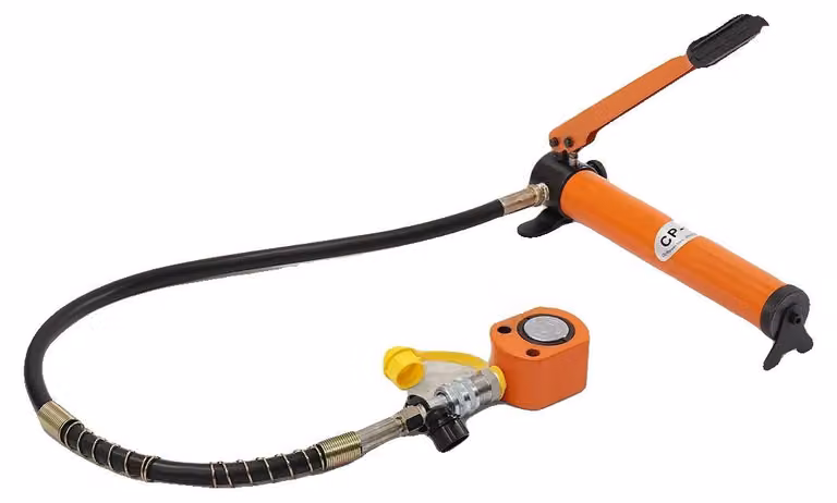 Pompa idraulica, pressione massima 70 MPa, altezza di sollevamento del cric 64 mm, capacità del serbatoio dell'olio 350 cc, peso netto 5 kg, funzionamento manuale