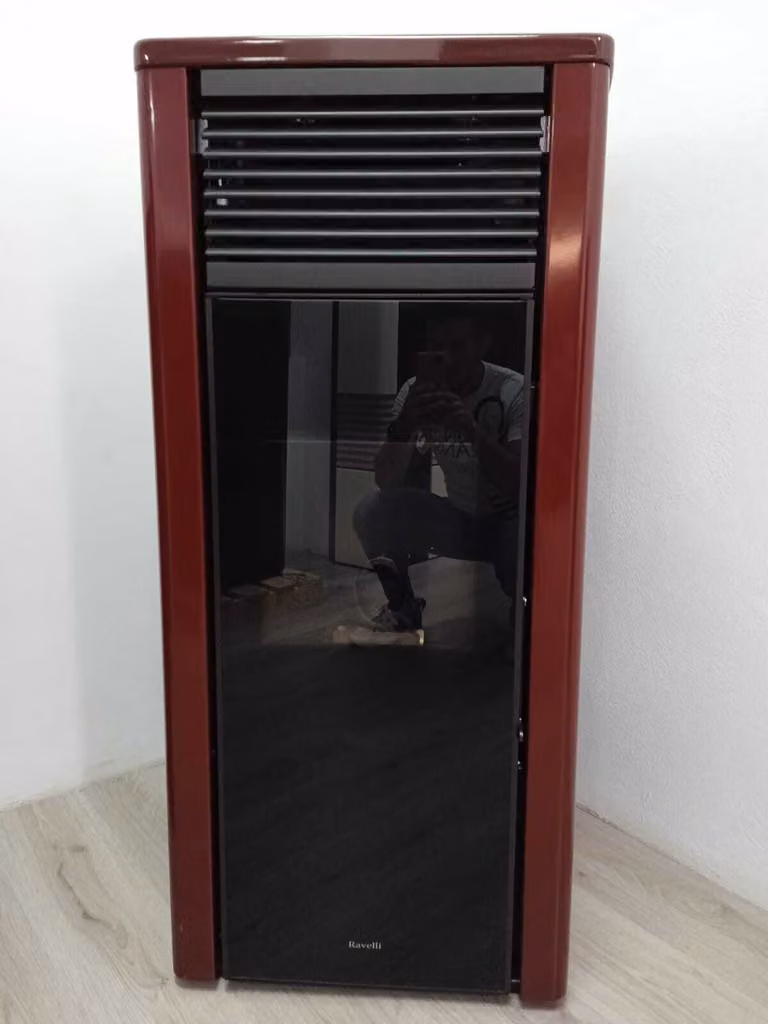 Stufa a pellet Mod. Ravelli HRV 180 Plus