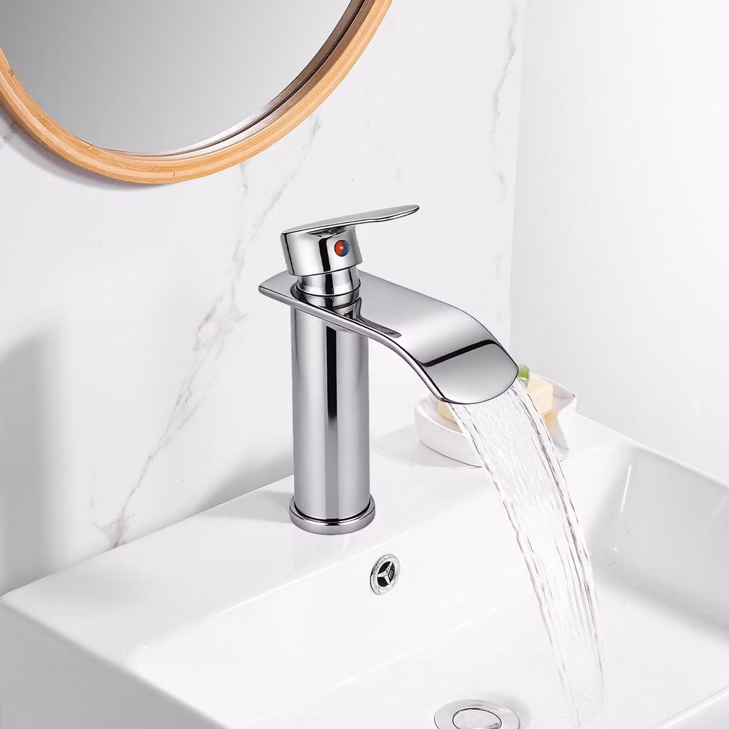 Miscelatore monocomando in acciaio inossidabile, modello "waterfall", per lavabo, con tubi da 2x3/8" per l'acqua fredda e calda