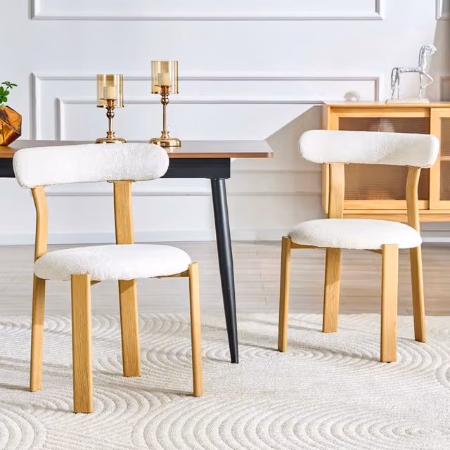 Sedia bianca in ciniglia con schienale ergonomico imbottito