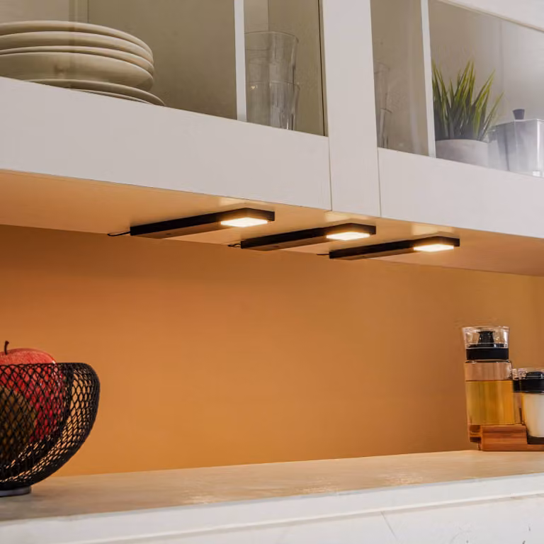Lindby Amaryll Lampada LED per mobili, set di 3, nero, Nero, Cucina, Plastica, Moderno, Lampade per mobili