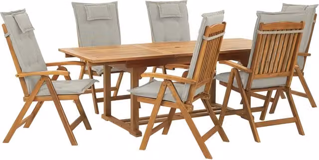 Set da pranzo da giardino BELIANI in legno di acacia con tavolo rettangolare estensibile e 6 sedie pieghevoli, colore marrone e beige, stile country house