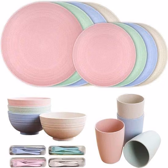 Set da tavola da campeggio da 32 pezzi: composto da 32 elementi, questo set da tavola per l'outdoor, disponibile in 4 colori, è ideale per cene in famiglia, picnic e campeggio