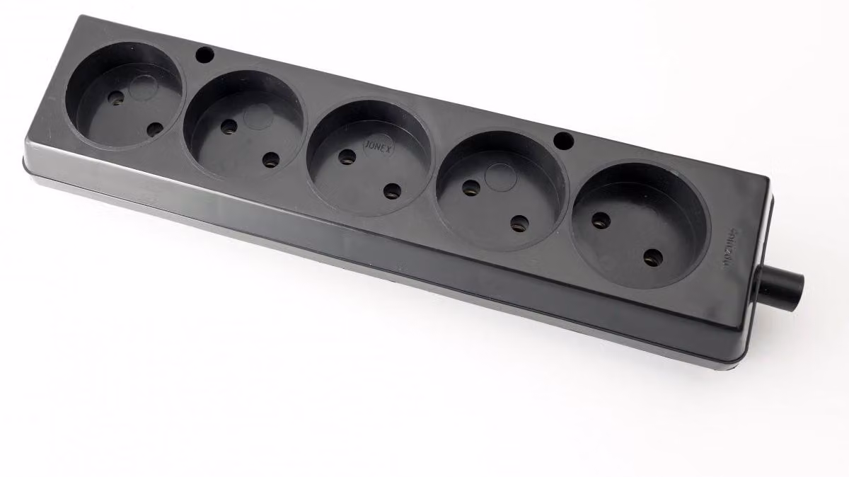 Jonex GN-560, ciabatta multipresa con 5 prese, 16A