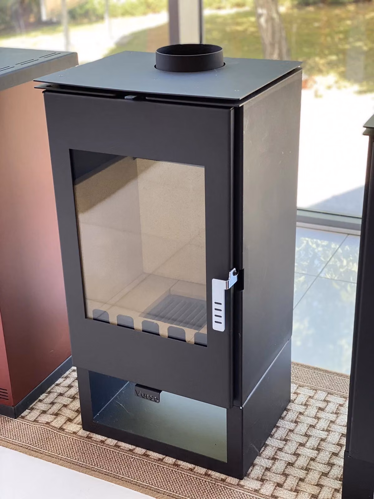 Stufa a legna Verso Ina – 7,5 kW, ad alta efficienza – Classe A+