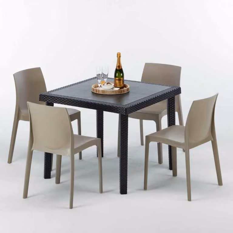 Tavolo quadrato nero e 4 sedie in polipropilene colorato per esterni Grand Soleil Rome Passion - Beige