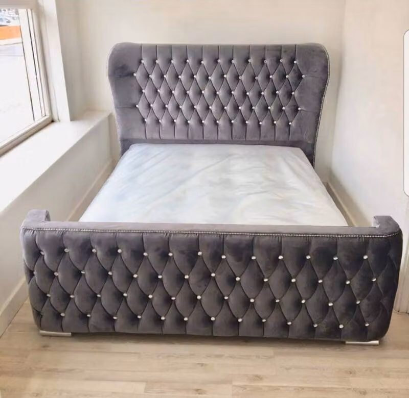 Chesterfield Design Bett Leder Samt Polster Hotel Betten Schlafzimmer
