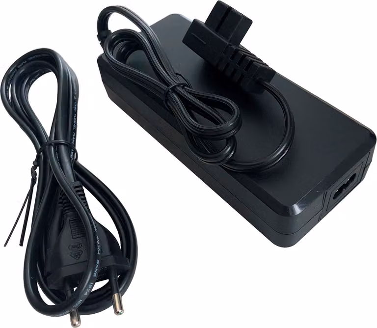 Alimentatore a rete Makita per sistemi di raffreddamento e riscaldamento a batteria CW002G - codice WL00000228