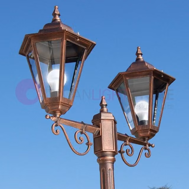 DAFNE MEDIA Lampione h.221 a 2 luci Lanterne Esagonali Esterno Giardino COLORE DIFFUSORE: SABBIATO, COLORE STRUTTURA: NERO-RAME