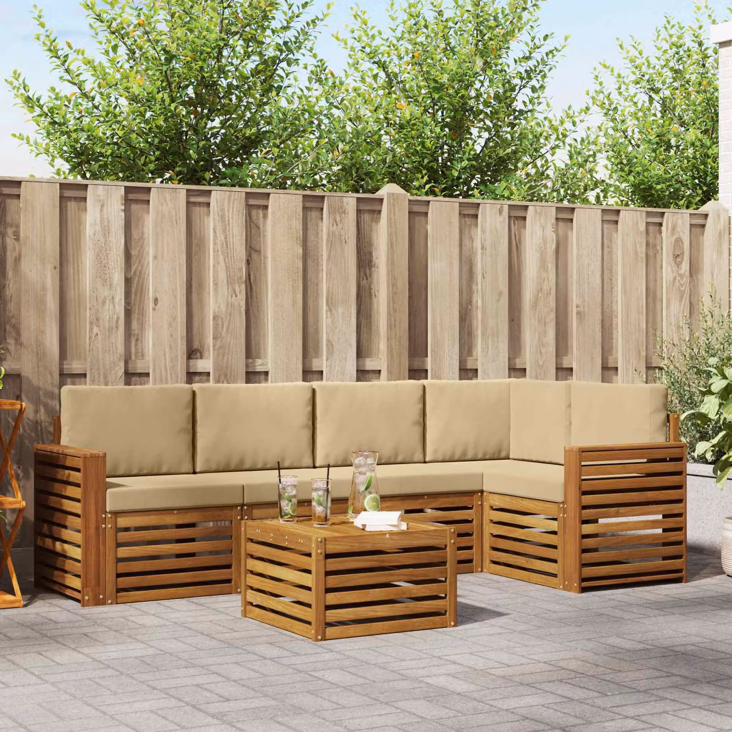 Set di divani da esterno vidaXL 6 pz in legno di acacia con tavolo da caffè e cuscini, colore beige e marrone