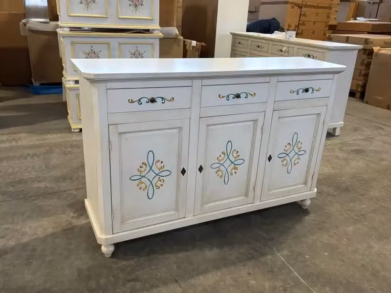 Credenza shabby chic in legno con 3 porte e decori floreali bianco anticato Mobili 2G L: 150 cm, P: 43 cm, H: 98 cm – 2