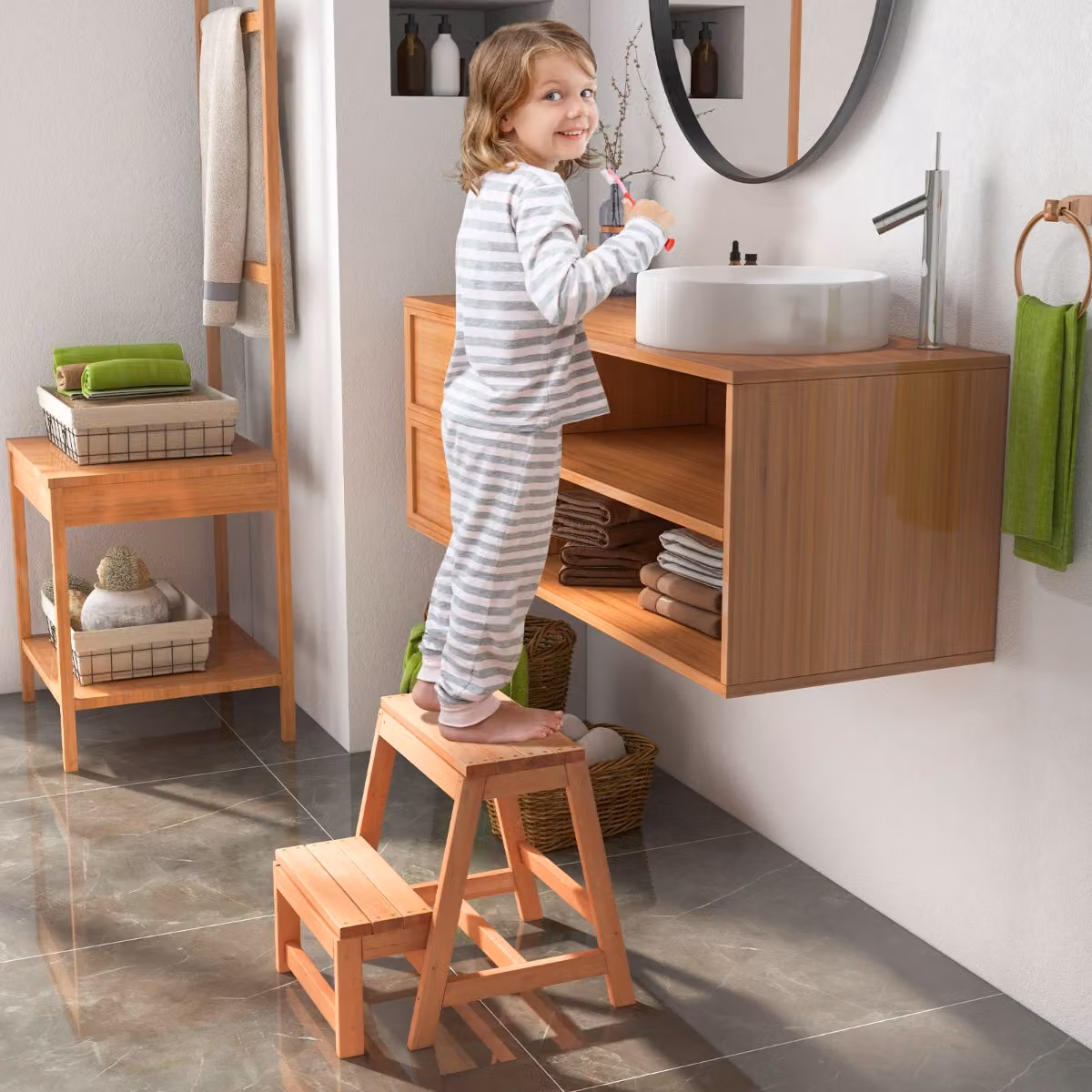 Sgabello pieghevole a 2 scalini Costway in legno naturale marrone per bambini e cucina