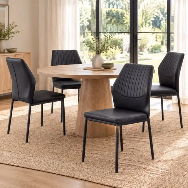 Set di 4 sedie da pranzo Mivray in ecopelle nera con schienale a coste e gambe in metallo per cucina e sala da pranzo