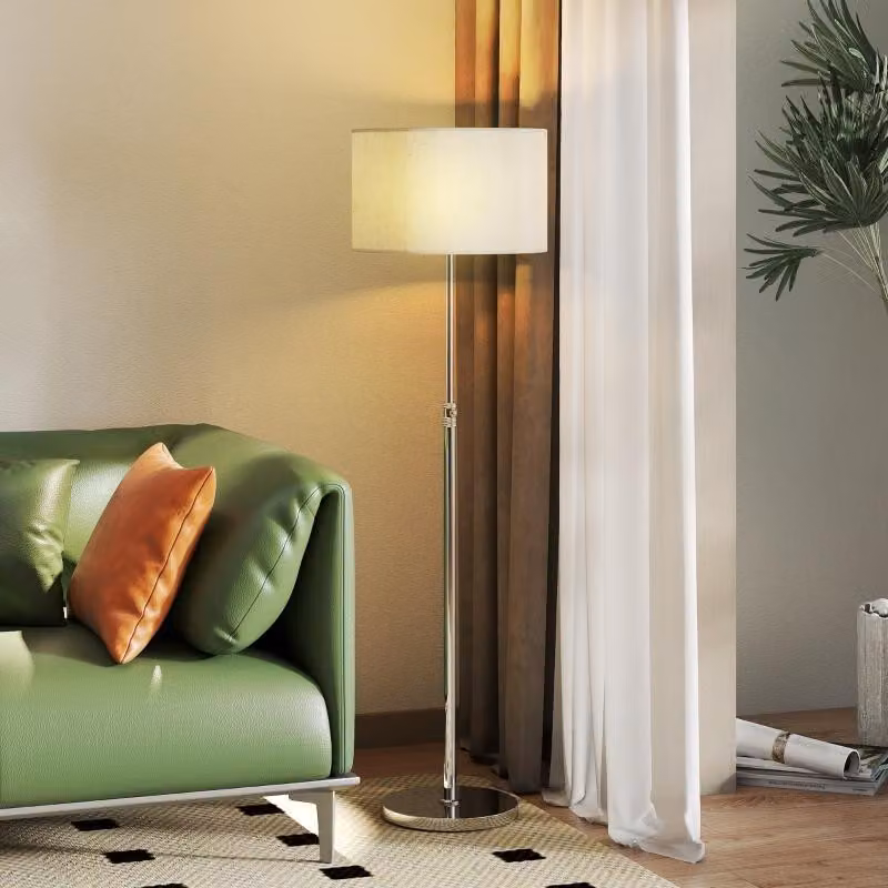 Lampada da terra Moonbite con telecomando e interruttore a pedale, regolabile in altezza da 133 a 168 cm, con dimmeraggio a 14 livelli, temperatura di colore da 3000K a 6000K, timer, paralume in lino, acciaio, colore argento