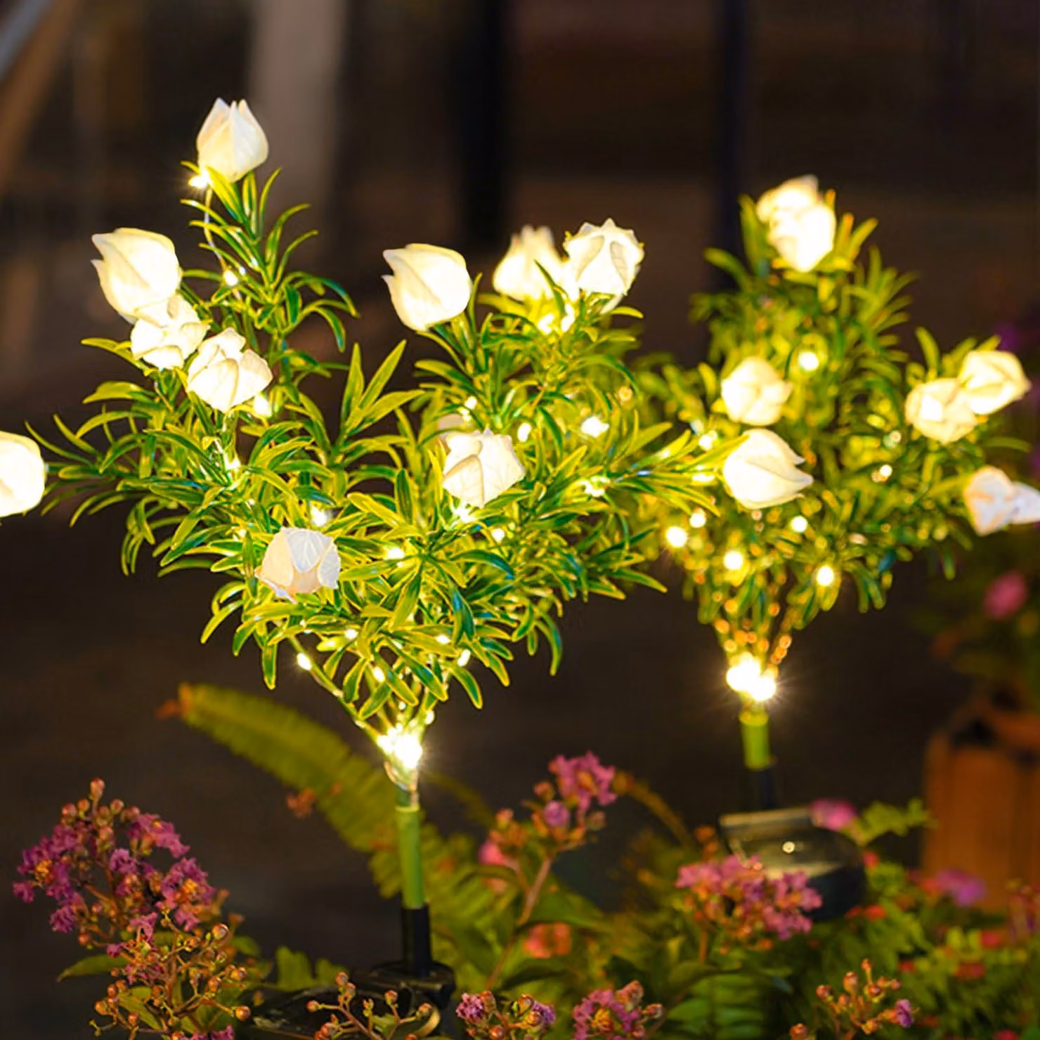 Lampade solari per giardino, confezione da 2, forma di fiori di gardenia, tecnologia LED, grado di protezione IP65, luce bianco caldo