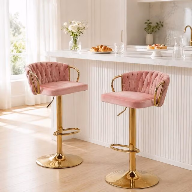 Set di 2 sgabelli da bar girevoli REDOM in velluto rosa con base in metallo, L/P/H: 49,5 x 50,5 x 98 cm