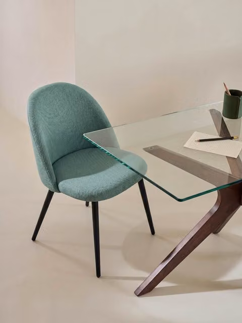 Sedia imbottita Brila Kenay Home colore menta con gambe nere per la tua zona pranzo
