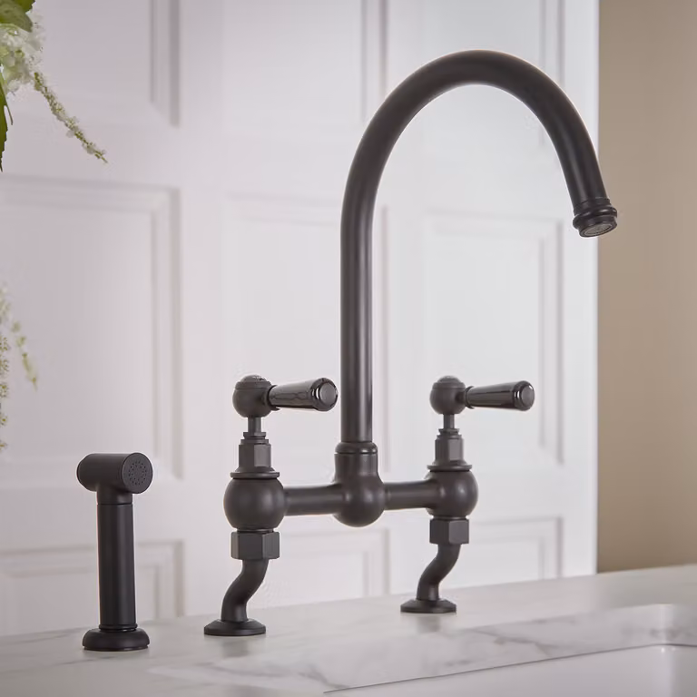 Hudson Reed Elizabeth - Miscelatore da Cucina Tradizionale a Ponte con Spray Estraibile Bicomando - Cromato e Nero