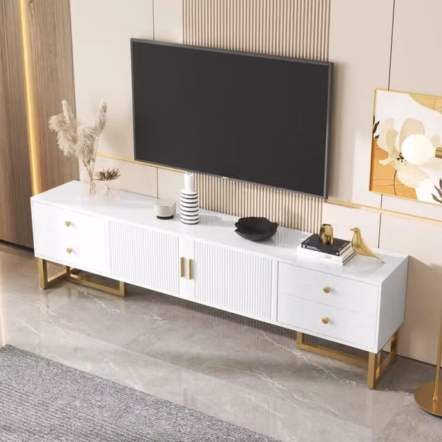 Mobile TV moderno FOLYNA in MDF bianco lucido con 4 cassetti soft-close, 2 ante e piedi dorati, L/P/H: 175 x 30 x 46 cm