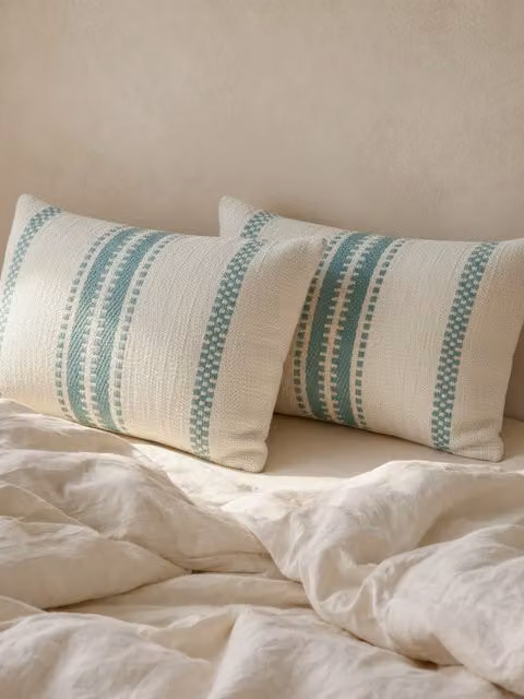 Set di 2 cuscini Lemer Kenay Home, design a righe verde e bianco, in cotone, L: 30 cm x P: 30 cm