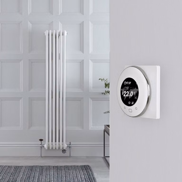 Radiatore Misto Verticale Bianco Doppio con Valvole Cromate con Termostato WiFi - 1500mm x 290mm - Regent