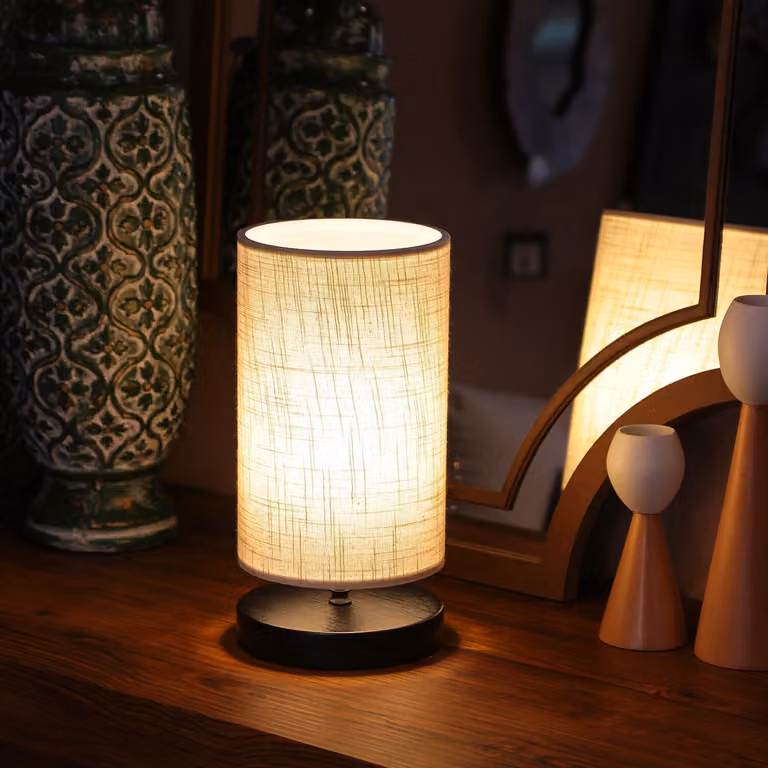 Opviq, lampada da tavolo di alta qualità realizzata al 100% in legno, color crema, altezza 30 cm, cavo da 150 cm, paralume 24 x 15 cm, attacco E14, max 40 W | Design elegante per ogni casa.