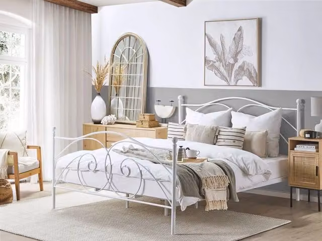 Letto 180 x 200 cm con struttura in metallo bianco Rete a doghe retrò