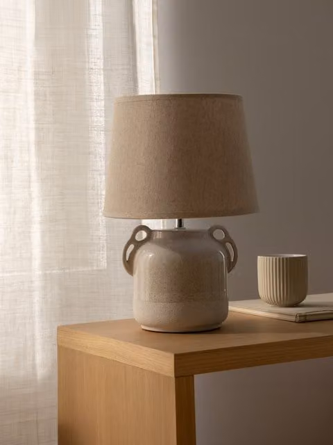 Lampada da tavolo Gess beige in ceramica e tessuto Kenay Home – 1