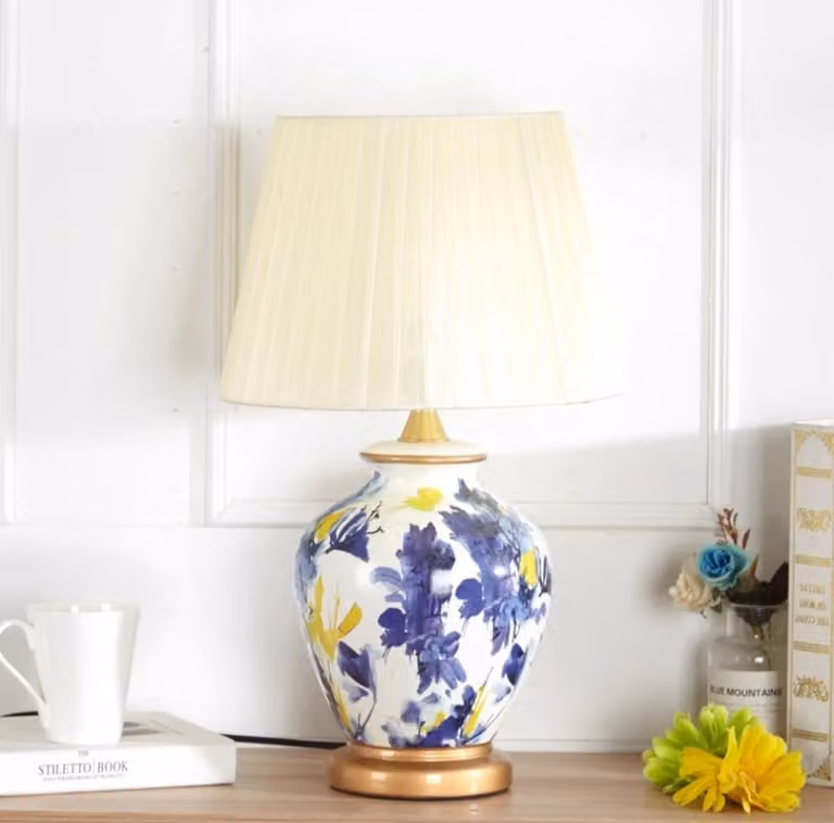 Fine Asianliving Lampada da tavolo cinese in porcellana bianca Fiori astratti fatti a mano - Aerin D30xH48cm