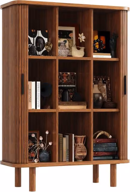 Armadio alto con serranda 110 × 40 × 160 cm; frontale scanalato in MDF e piedini in legno massello; marrone scuro