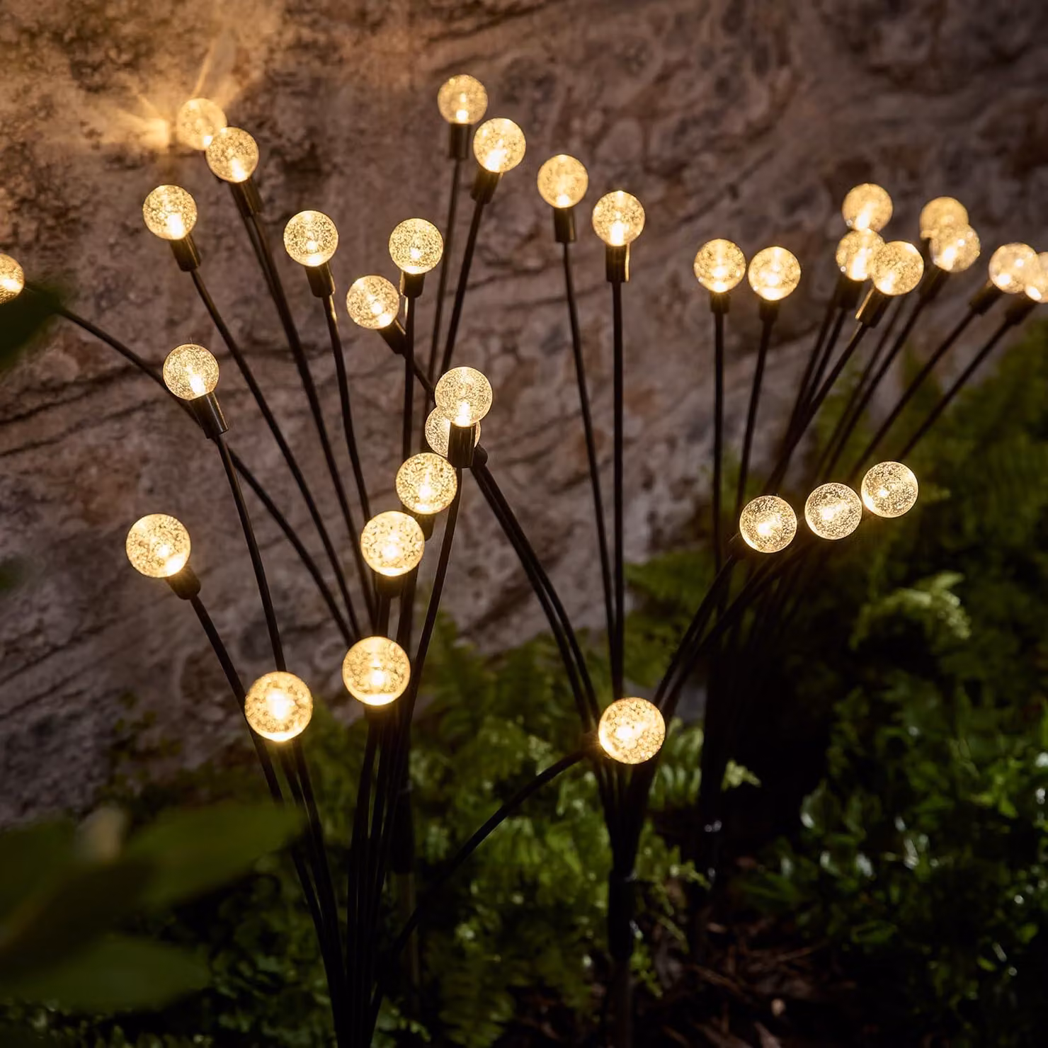 Set di 4 lampade da giardino solari a picchetto, altezza 70 cm, colore nero, materiale: metallo, forma: sferica